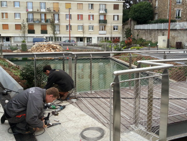 realisation-passerelle-barriere-securite-caen
